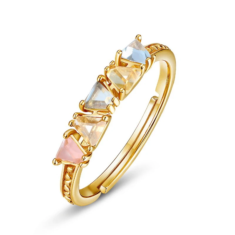 Gökkuşağı renkli sentetik pembe kristal yüzük, her durum için canlı bir aksesuar, tarzınızı geliştirmek için renk ve ışıltı sunar.