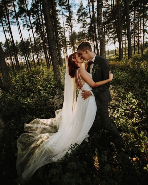 Fotograful de nuntă Anna Tarabrina (tarabrina). Fotografia din 25 martie 2021