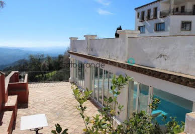 Maison avec piscine et terrasse 2