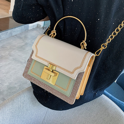 Title 19, One shoulder messenger chain small square bag