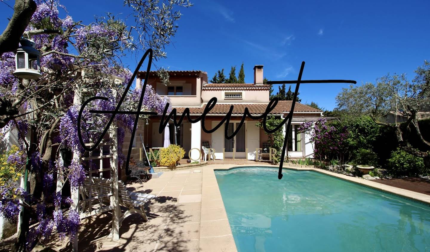 House with pool and garden Saint-Saturnin-lès-Avignon