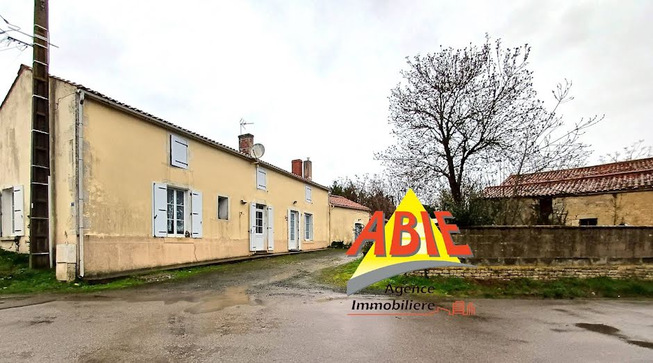 Vente maison 5 pièces 109 m² à Le Langon (85370), 143 100 €