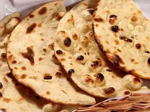 Aloo Chur Chur Naan Thali