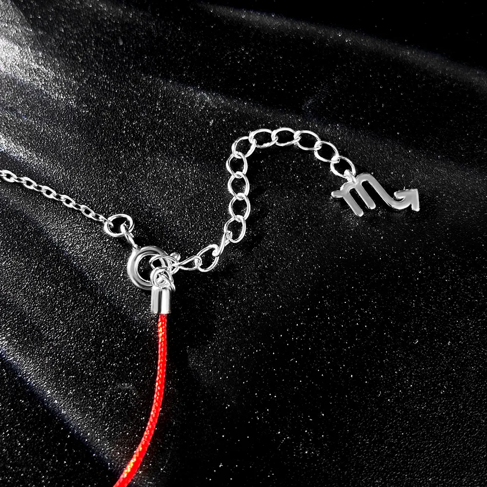 Bracelet simple constellation Scorpion en émeraude argent S925, design original. Un bijou unique et élégant, parfait pour un cadeau spécial.