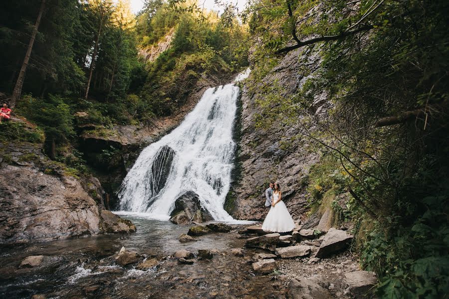 Fotografo di matrimoni Paniti Marta (panitimarta). Foto del 2 febbraio 2017