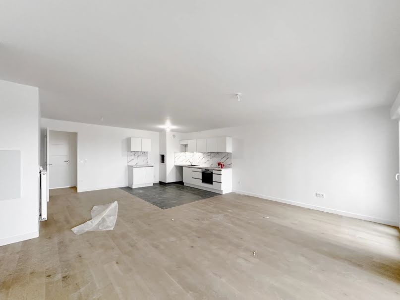 Location  appartement 4 pièces 94 m² à Clichy (92110), 2 421 €