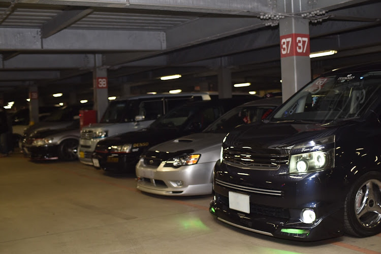 レガシィB4のオフ会・ガルウィング・一眼レフ練習に関するカスタム事例の投稿画像3枚目