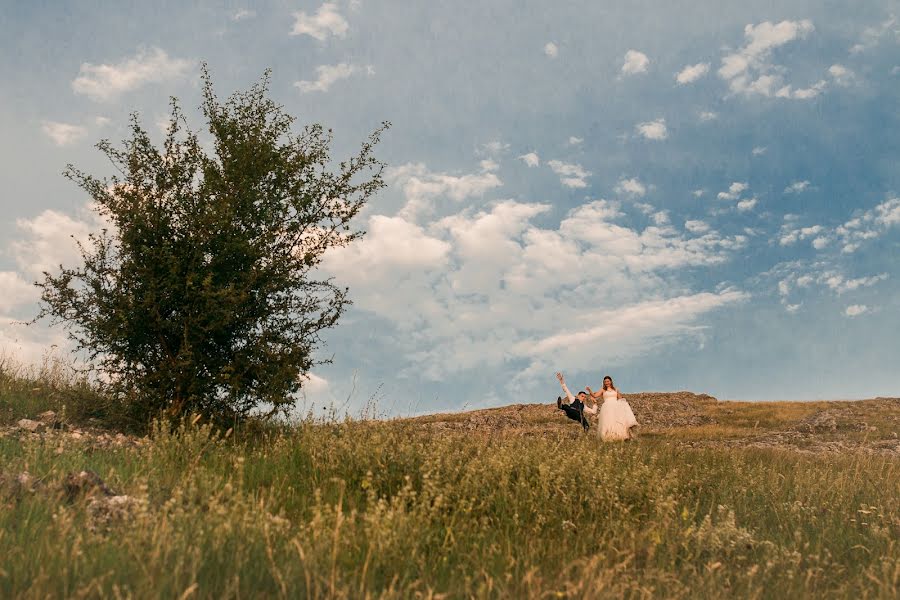 Wedding photographer Burtila Bogdan (burtilabogdan). Photo of 21 August 2017