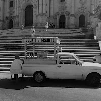 Scene di vita bianche e nere di 