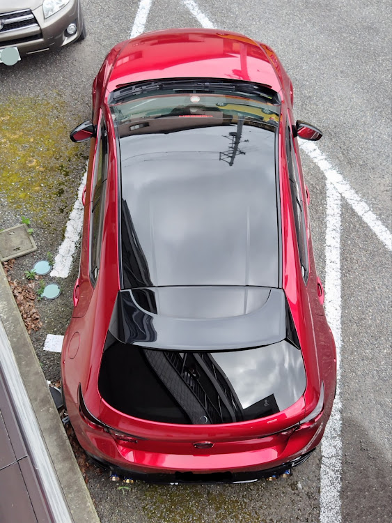 MAZDA3のルーフラッピング・ラッピングの闇・塗装に関するカスタム事例の投稿画像1枚目