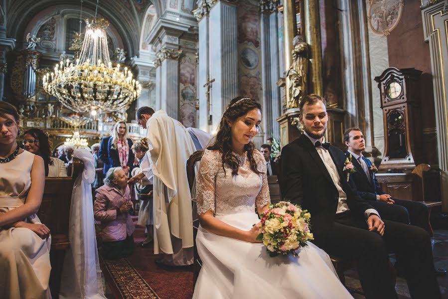 Svadobný fotograf Jakub Ćwiklewski (jakubcwiklewski). Fotografia publikovaná 31. októbra 2016