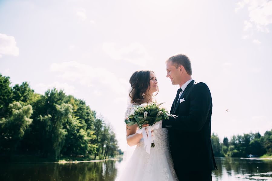 Fotógrafo de casamento Marina Fedosova (fedosovaphoto). Foto de 24 de setembro 2017