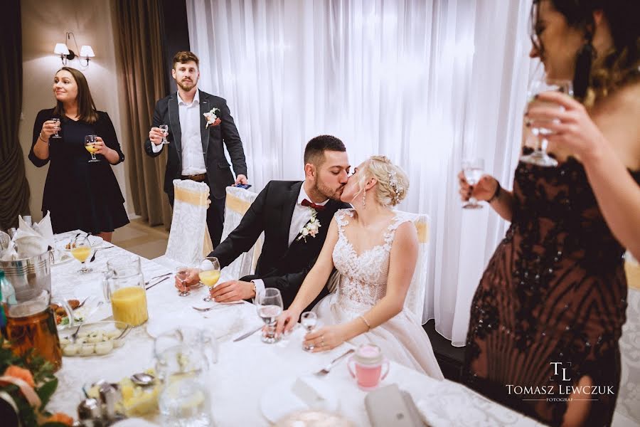 Fotógrafo de casamento Tomasz Lewczuk (tomaszlewczuk). Foto de 10 de março 2020