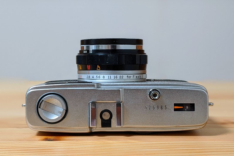 最初の OLYMPUS フィルムカメラ 現状品 TRIP35 フィルムカメラ