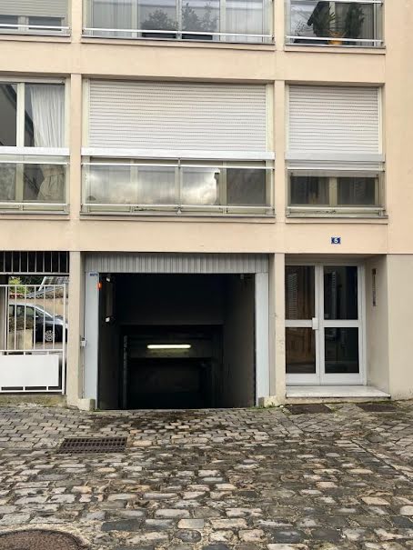 Location  parking  10 m² à Versailles (78000), 140 €