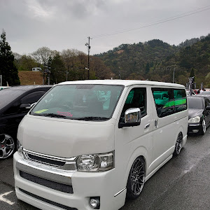 ハイエースバン GDH206V