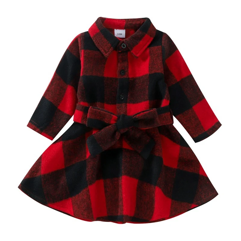 Vestido xadrez preto e vermelho para bebê. Conforto e estilo para sua pequena. Perfeito para diversas ocasiões. Deixe sua bebê ainda mais charmosa!