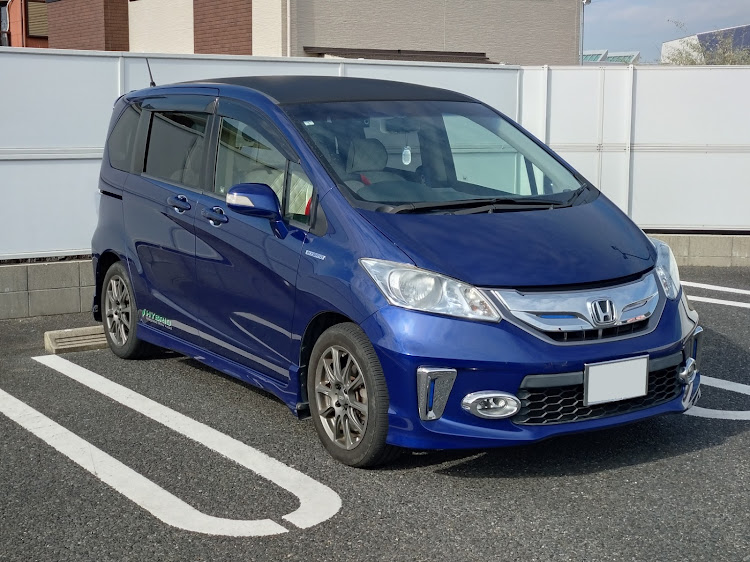 フリードの無限ホイール・クラッチオ　シートカバー・モモステカバー・20万キロ越え・ローガンに関するカスタム事例の投稿画像1枚目