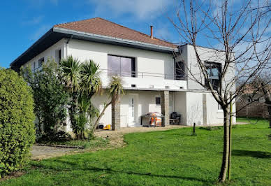 Maison contemporaine avec jardin 8