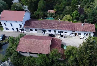 Maison avec piscine et terrasse 5