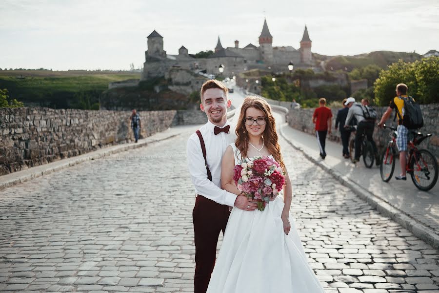 Fotógrafo de bodas Ksyusha Ostapenko (sjana). Foto del 1 de agosto 2018