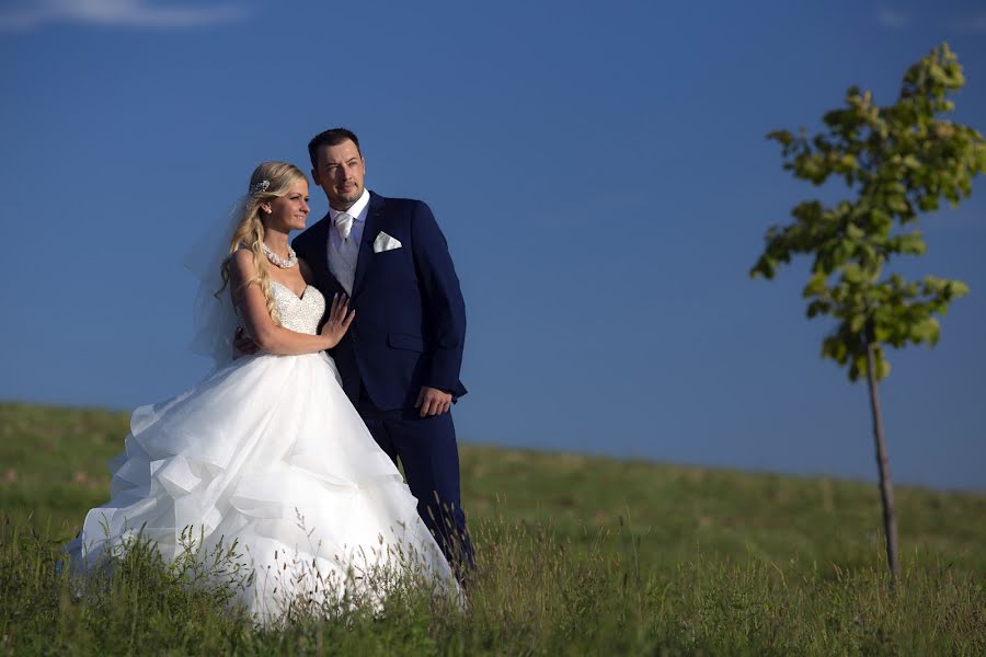 Wedding photographer Hajni Valczer (valczerhajni). Photo of 30 May 2020