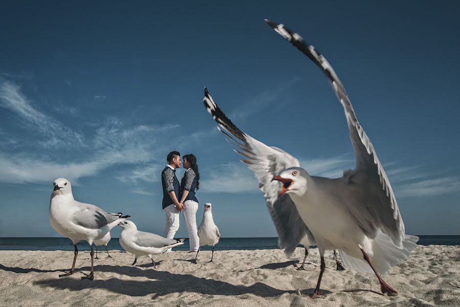 Fotografo di matrimoni Hendra Lesmana (hendralesmana). Foto del 28 aprile 2016