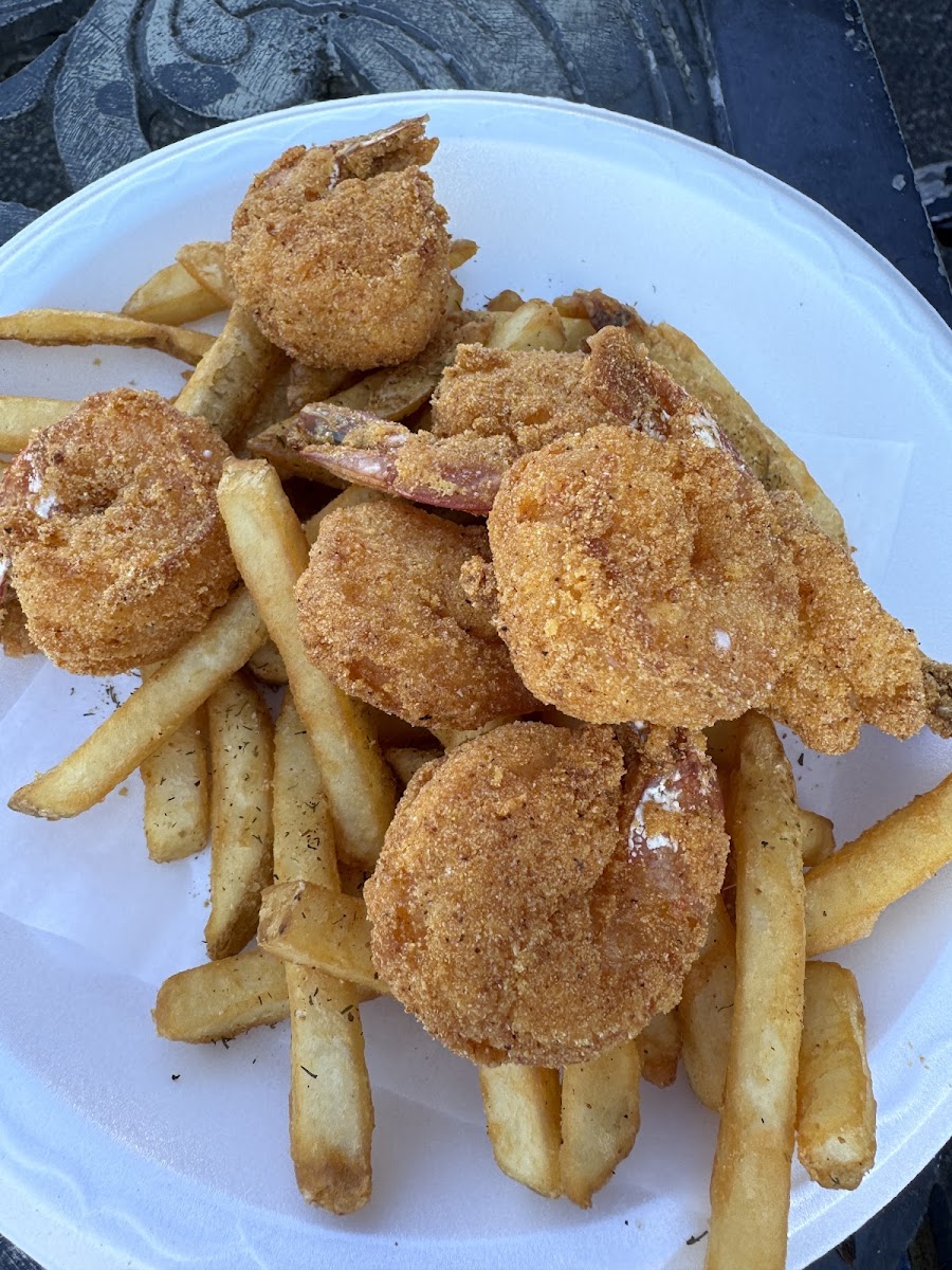 Fried shrimp dinner platter