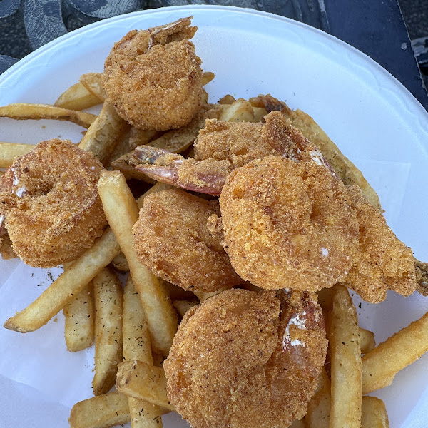 Fried shrimp dinner platter