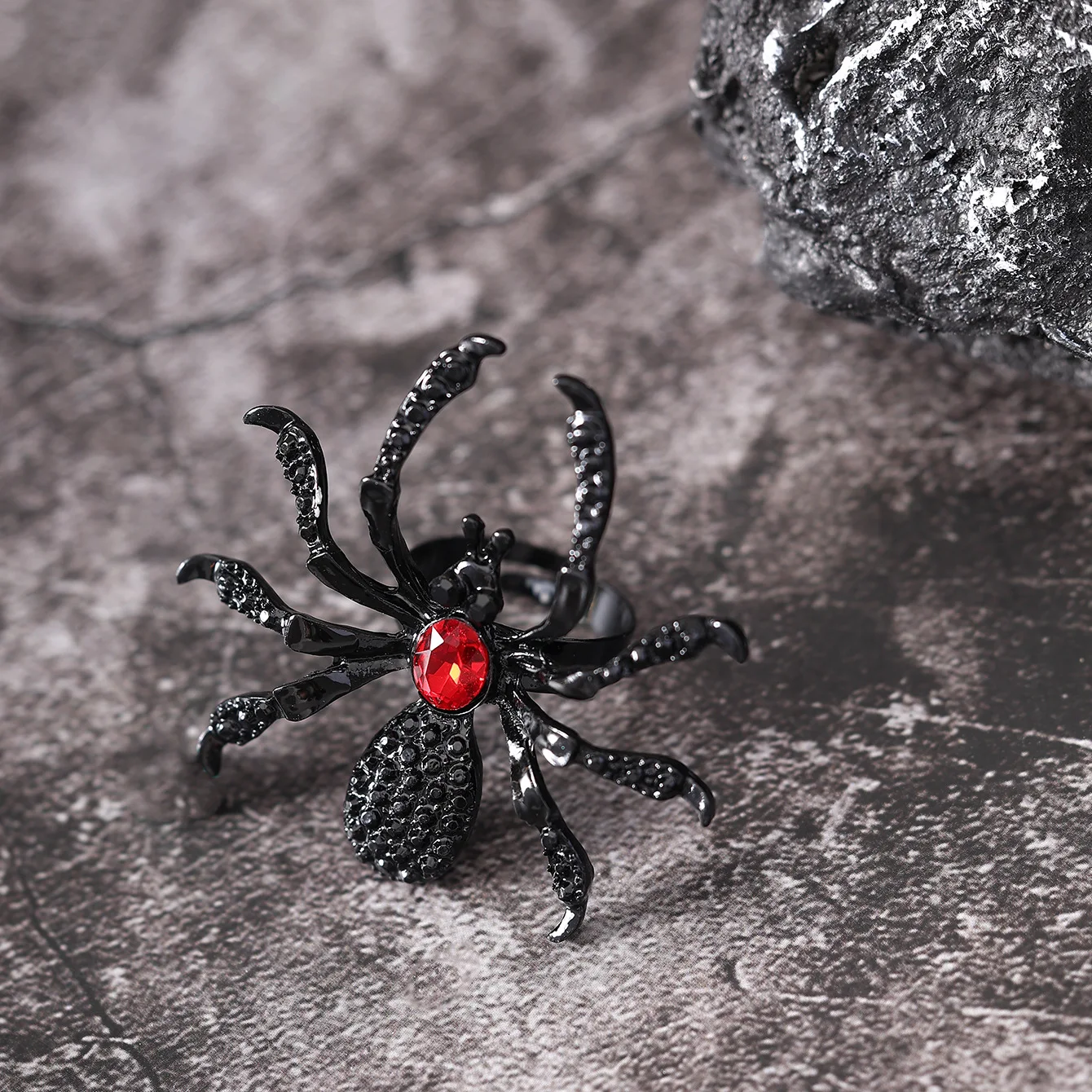 Title 9, Mode Dark Halloween Spinnenring, een perfect ac...