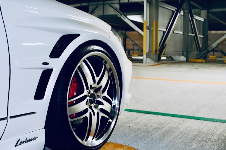 CLSクーペの立体駐車場・グラフェンコーティング・ピックアップチャレンジ・昭和の會に関するカスタム事例の投稿画像5枚目