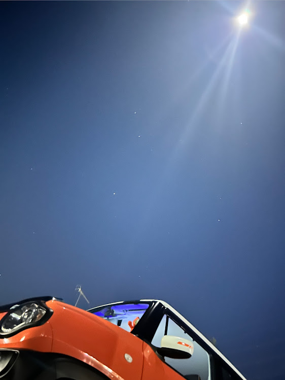 ハスラーの月と愛車のコラボ🌔・コールドムーン・いつもイイネ&コメントありがとうございます🙇‍♂️・駐車枠ぴったり選手権・師走です。安全運転で行こう。に関するカスタム事例の投稿画像3枚目