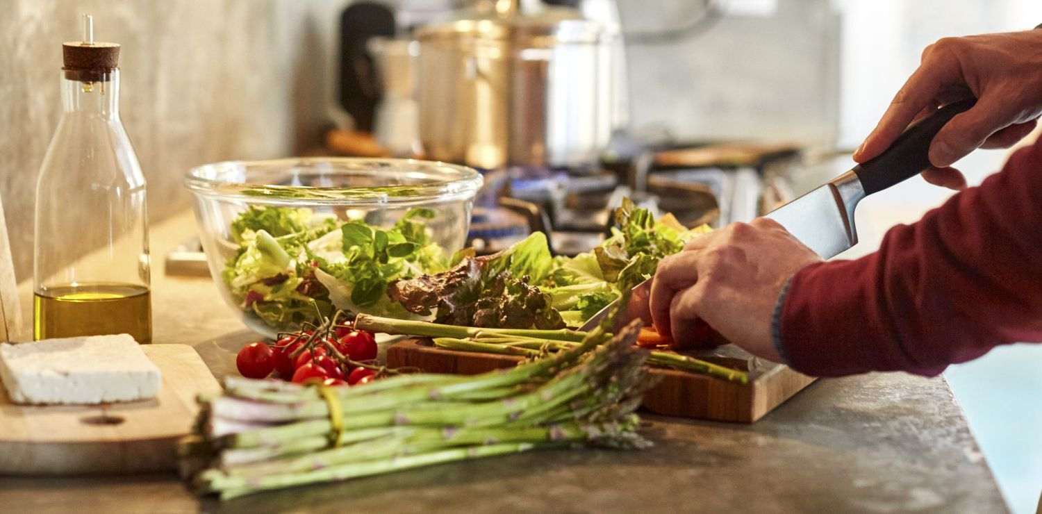 genießen sie eine moderne französisch kochen lektion und essen mit einem pariser in ihrem haus