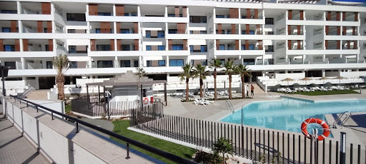 Appartement avec terrasse et piscine 4