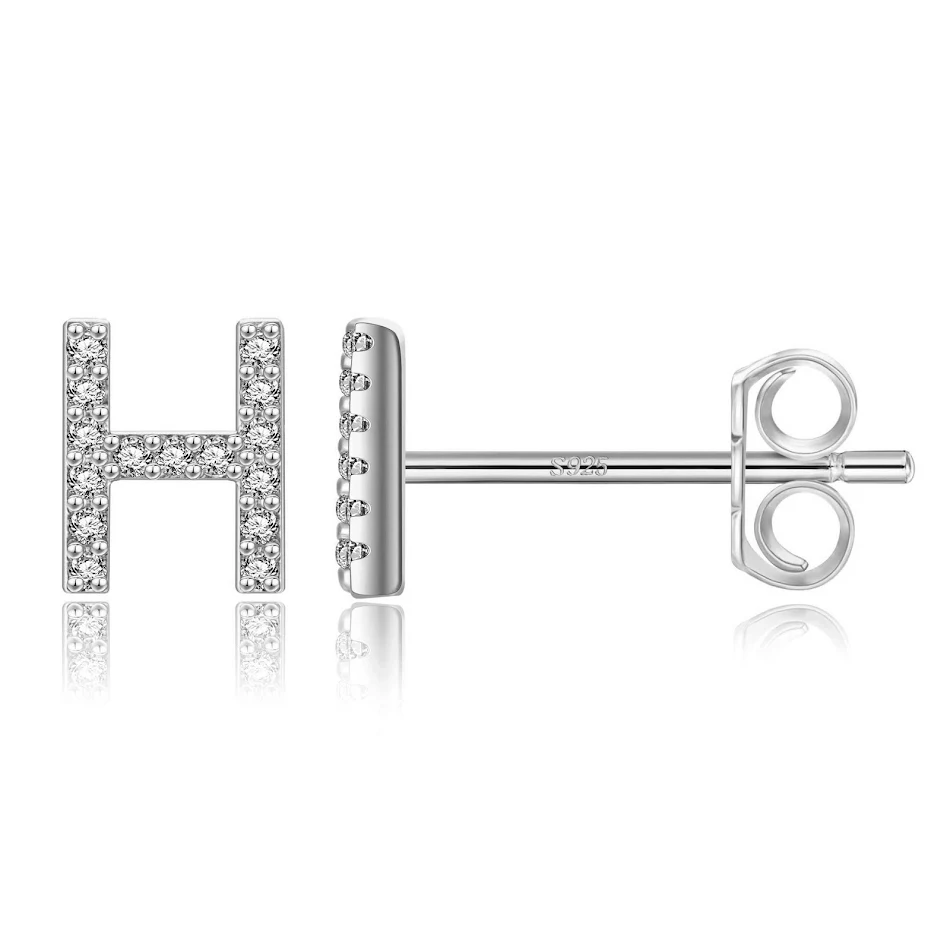 Pendientes con letras del alfabeto inglés de aguja plateada y brillantes, un accesorio elegante y personalizado para realzar tu estilo diario.