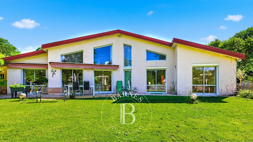 Property with pool 4