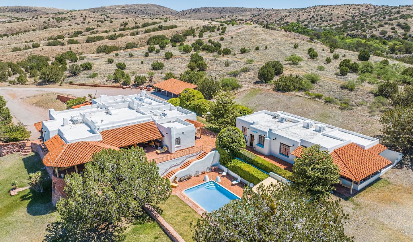 House with pool and garden Patagonia