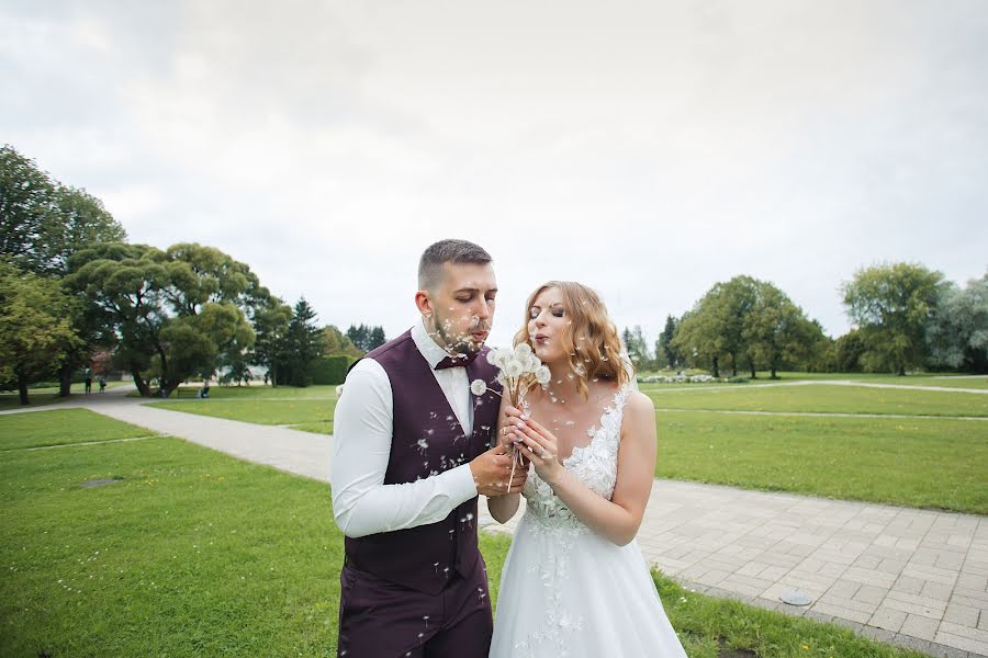 Fotógrafo de casamento Emma Kuzina (emmakuzina). Foto de 30 de janeiro 2020