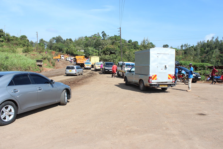 Motorists stranded along Murang'a Kiria-ini road following a stand off with the contractor.