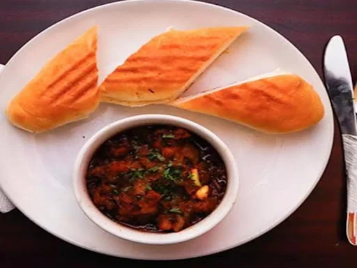 Goan Sausage And Pao Meal [pork]