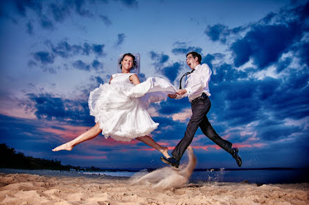 Fotógrafo de casamento Michał Dzido (yesidonetpl). Foto de 18 de dezembro 2017