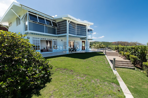 Maison avec piscine et terrasse 2