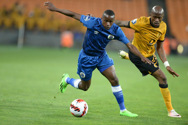 Siphesihle Ndlovu of SuperSport United and Sifiso Hlanti of Kaizer Chiefs during the DStv Premiership match between Kaizer Chiefs and SuperSport United at FNB Stadium on September 17.