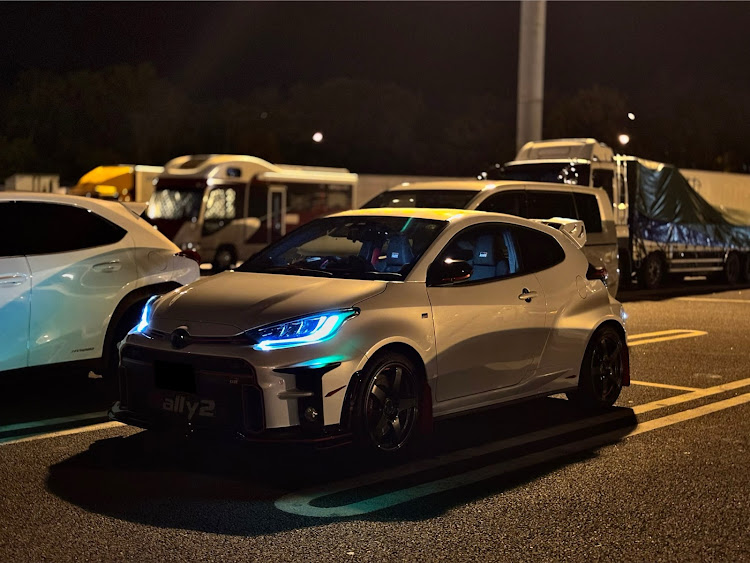 GRヤリスの12月もよろしくお願いします・オフ会・大乱闘もちやブラザーズに関するカスタム事例の投稿画像10枚目