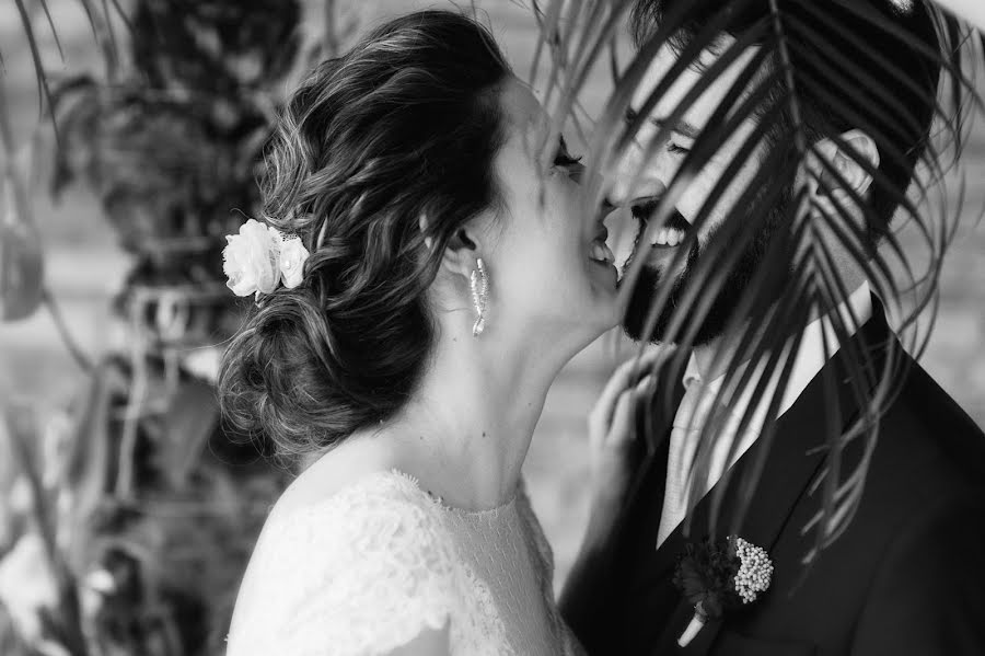 Wedding photographer Jezer Lopes (yxrldfa). Photo of 23 April 2020