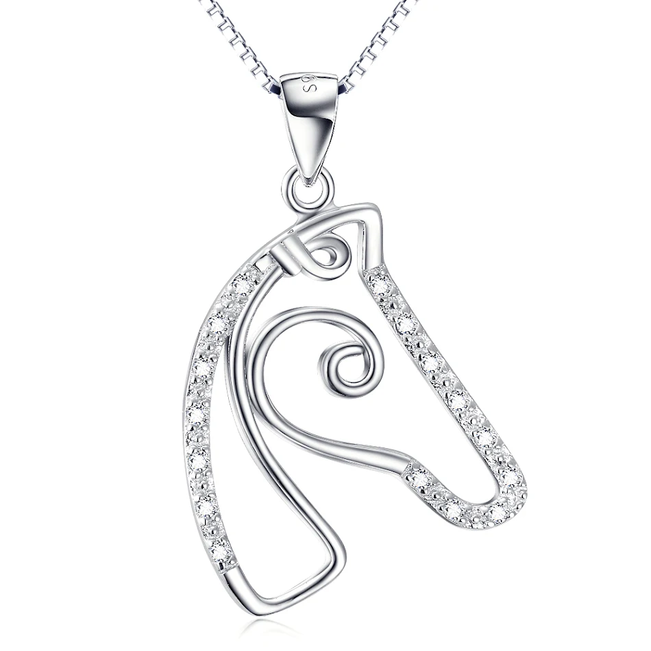 Collier avec pendentif tête de cheval délicat Micro-Set, un bijou élégant et raffiné pour les passionnés d'équitation.