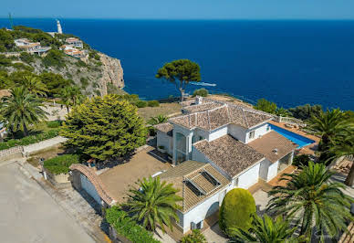 Villa with pool and terrace 14