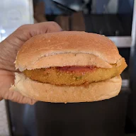 Goli Vada Pav No. 1 photo 6