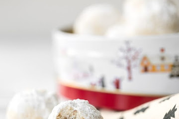 Pecan Snowball Cookies