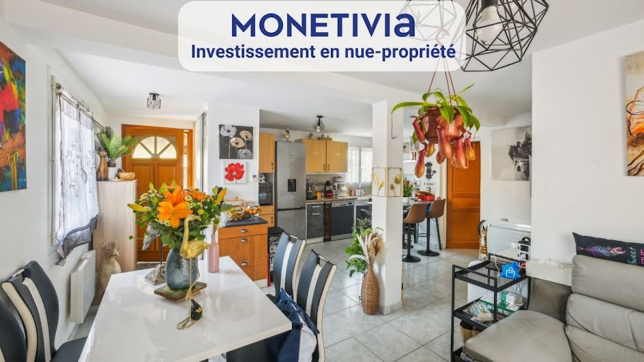 Vente maison 4 pièces 113 m² à Carros (06510), 250 000 €